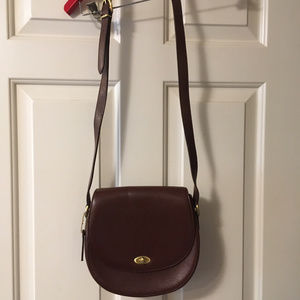 Excellent condition classic Coach leather handbag